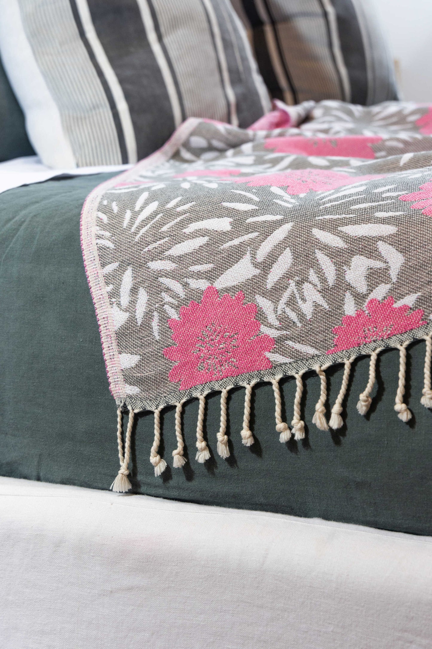 Flower Pop Organic Cotton Medium Weight Throw Blanket in Grey & Pink