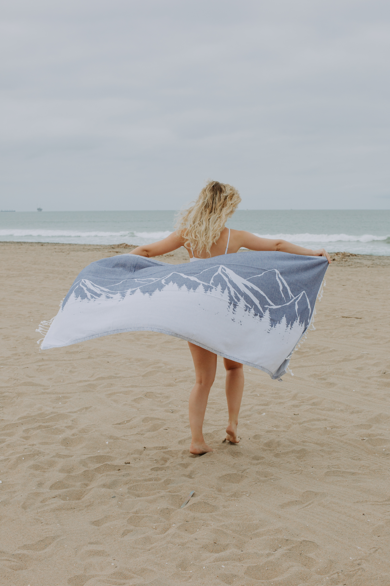 Mountain 100% Cotton Reversible Turkish Towel in Navy