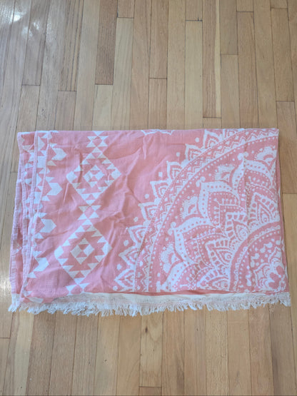 OUTLET SALE - Mandala Thin & Lightweght Turkish Throw Blanket in Peach