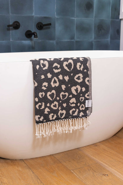 Leopard Heart Matching Blanket & Towel Bundle – Black (1 Blanket + 2 Towels)