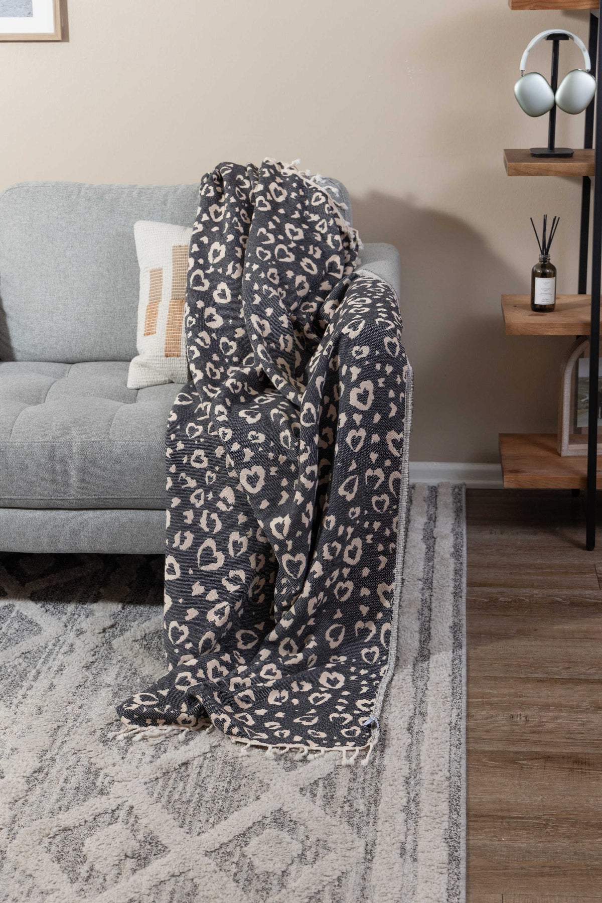 Leopard Heart Matching Blanket & Towel Bundle – Black (1 Blanket + 2 Towels)