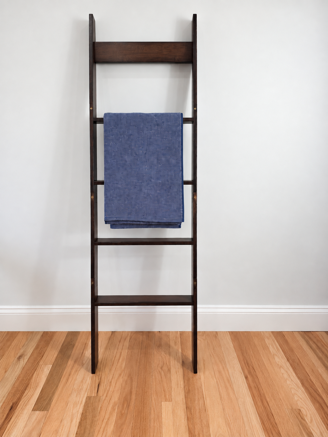 Stucco Organic Terry Cloth Lined Turkish Towel in Navy