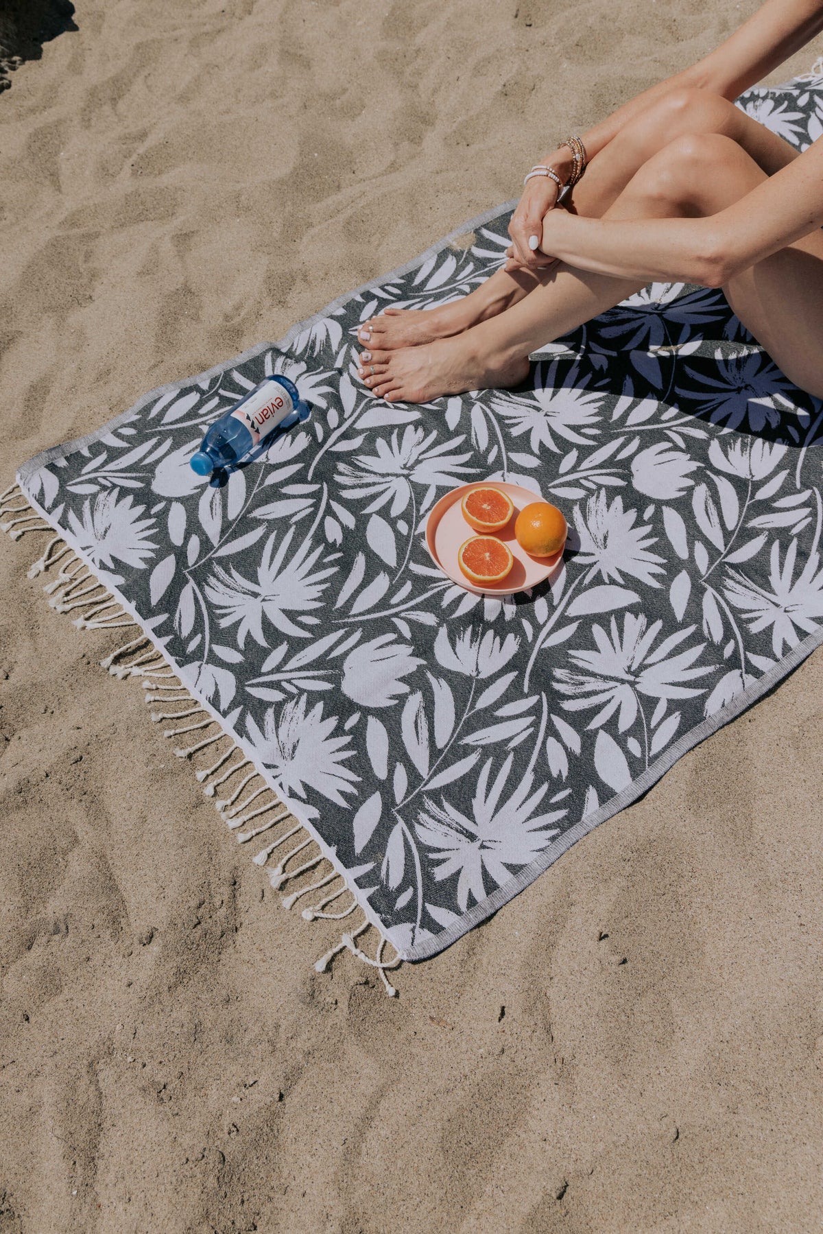 Whimsical Flower Matching Blanket & Towel Bundle – Black (1 Blanket + 2 Towels)