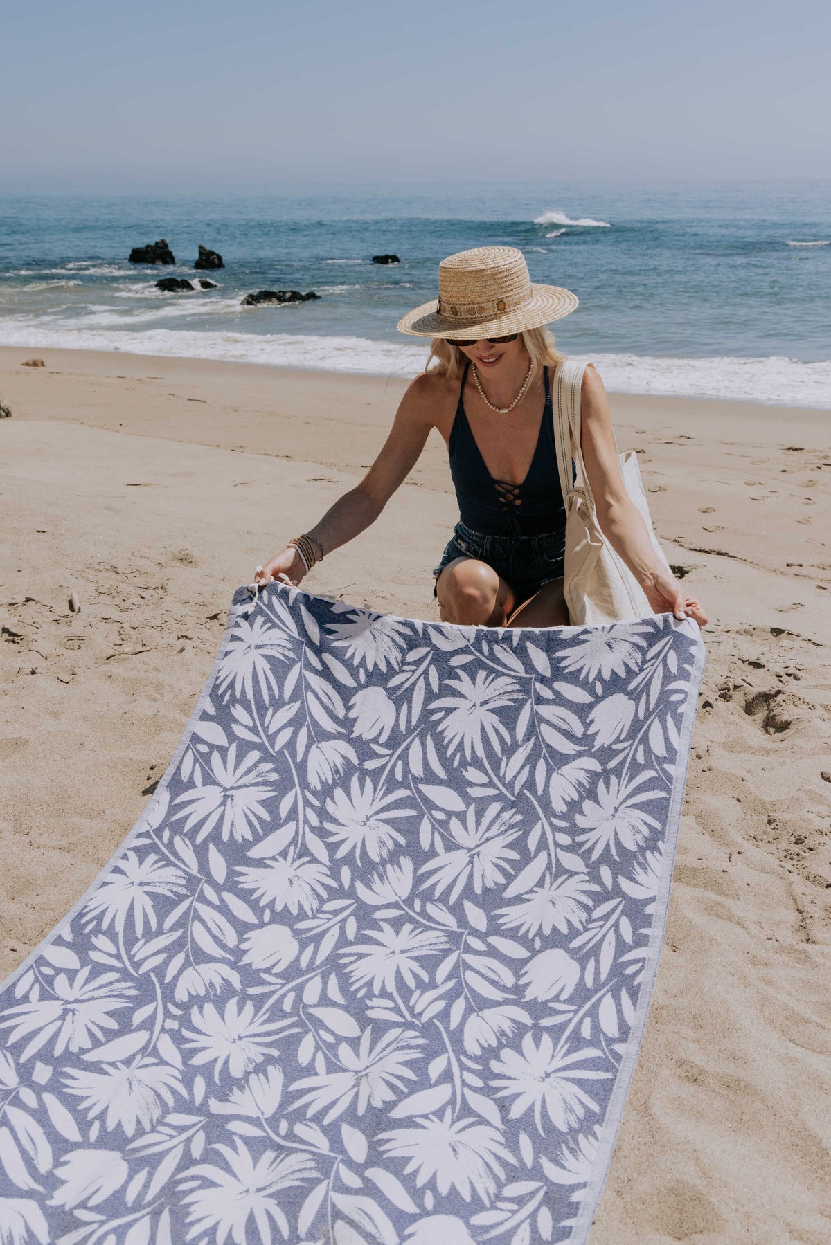 Whimsical Flower Matching Blanket & Towel Bundle – Navy (1 Blanket + 2 Towels)