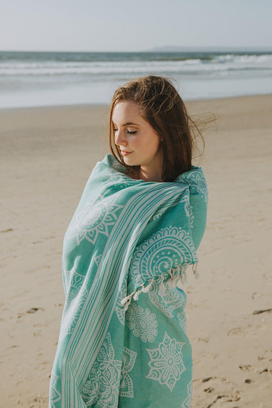 CLEARANCE - Mandala Flower Sand Resistant Turkish Towel in Seagreen