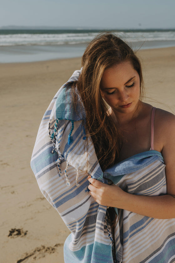 Rainbow Variegated Sand Free Turkish Towel in Navy