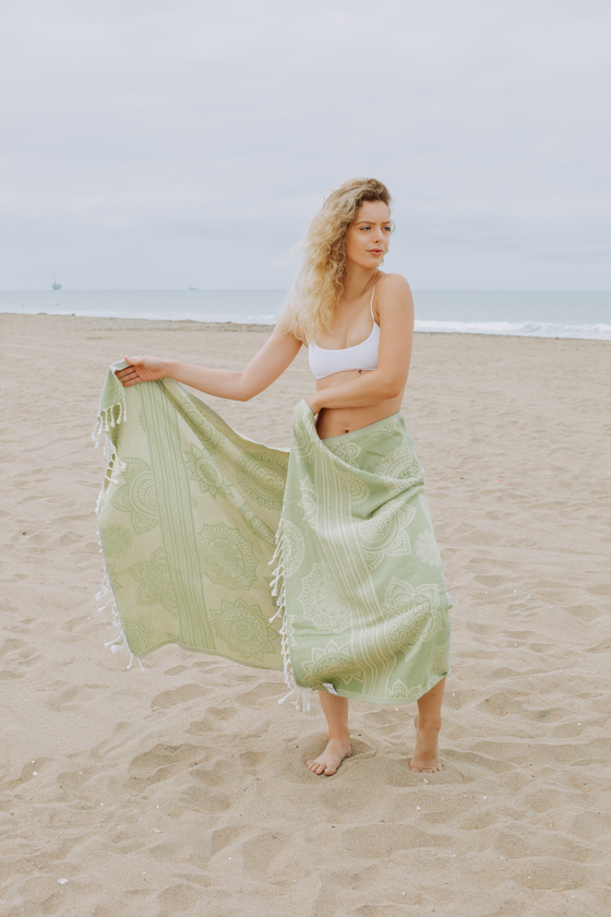 CLEARANCE - Mandala Flower Sand Resistant Turkish Towel in Olive