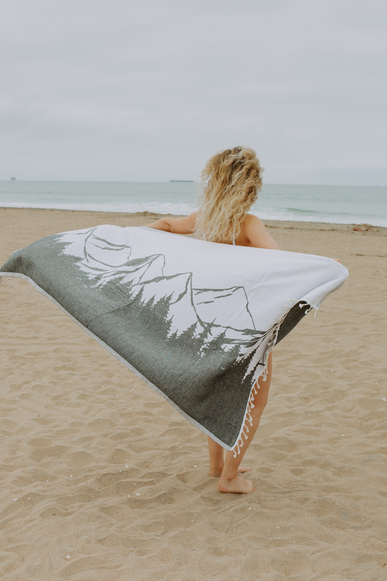 Mountain 100% Cotton Reversible Turkish Towel in Black